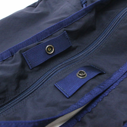 ショルダーバック / HOBO BAG WIDE クロスボディ 肩掛け ハーフムーン型 ブランドタグ アジャスター スナップボタン ステッチ ナイロン