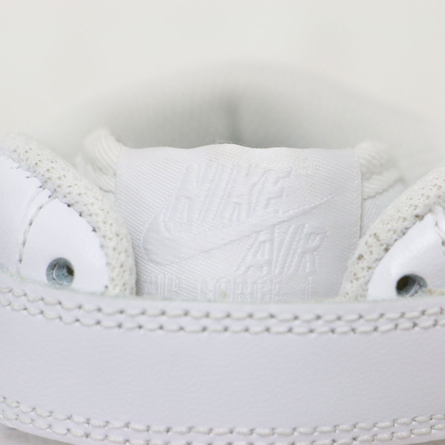 WMNS AIR FORCE 1 07 MID 366731-001 / ウィメンズ エアフォース1 ミッド 07 ハイカット レースアップ スニーカー
