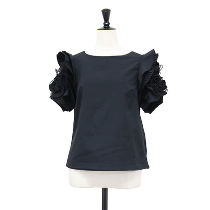 26春夏 ローズ スリーブ トップ / Vol.2 Rose Sleeve Top プルオーバー ラウンドネック 半袖 薔薇 モチーフ チュール プリーツ フリル バックホック