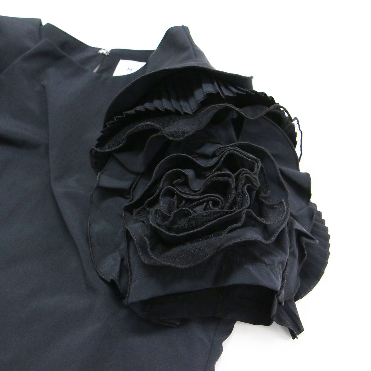 26春夏 ローズ スリーブ トップ / Vol.2 Rose Sleeve Top プルオーバー ラウンドネック 半袖 薔薇 モチーフ チュール プリーツ フリル バックホック