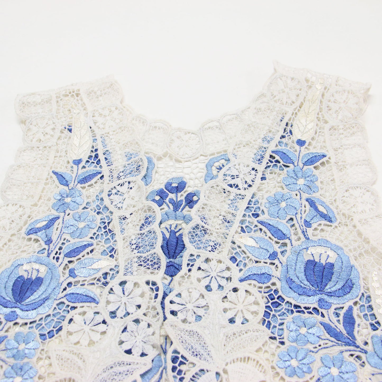 カロチャ刺繍 ベスト / 羽織り ショート丈 ノースリーブ シアー レース フラワーモチーフ 花柄 光沢 ヴィンテージ
