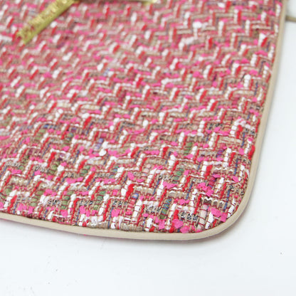 ツイード 巾着 バッグ / Tweed Bag ポシェット ハンドバッグ ショルダー パイピング ブランドロゴ メタルパーツ チャーム 凹凸