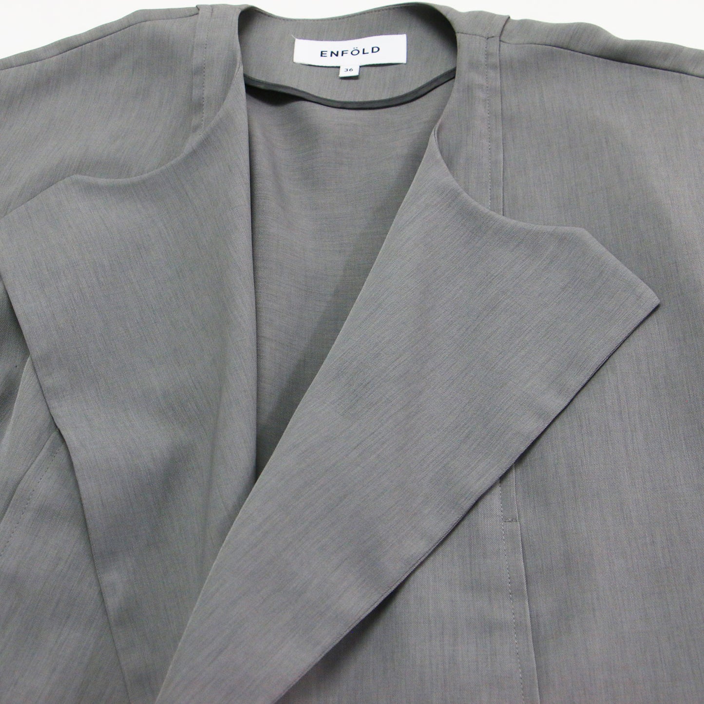 25春夏 ドレープ ジャケット / DRAPE JACKET 長袖 ミドル丈 ノーカラー アシンメトリー 変形 リラクシーシルエット