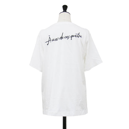 26春夏 バック刺繍 メッセージロゴ Tシャツ / プルオーバー クルーネック 半袖 サイドスリット ヘムライン コットン