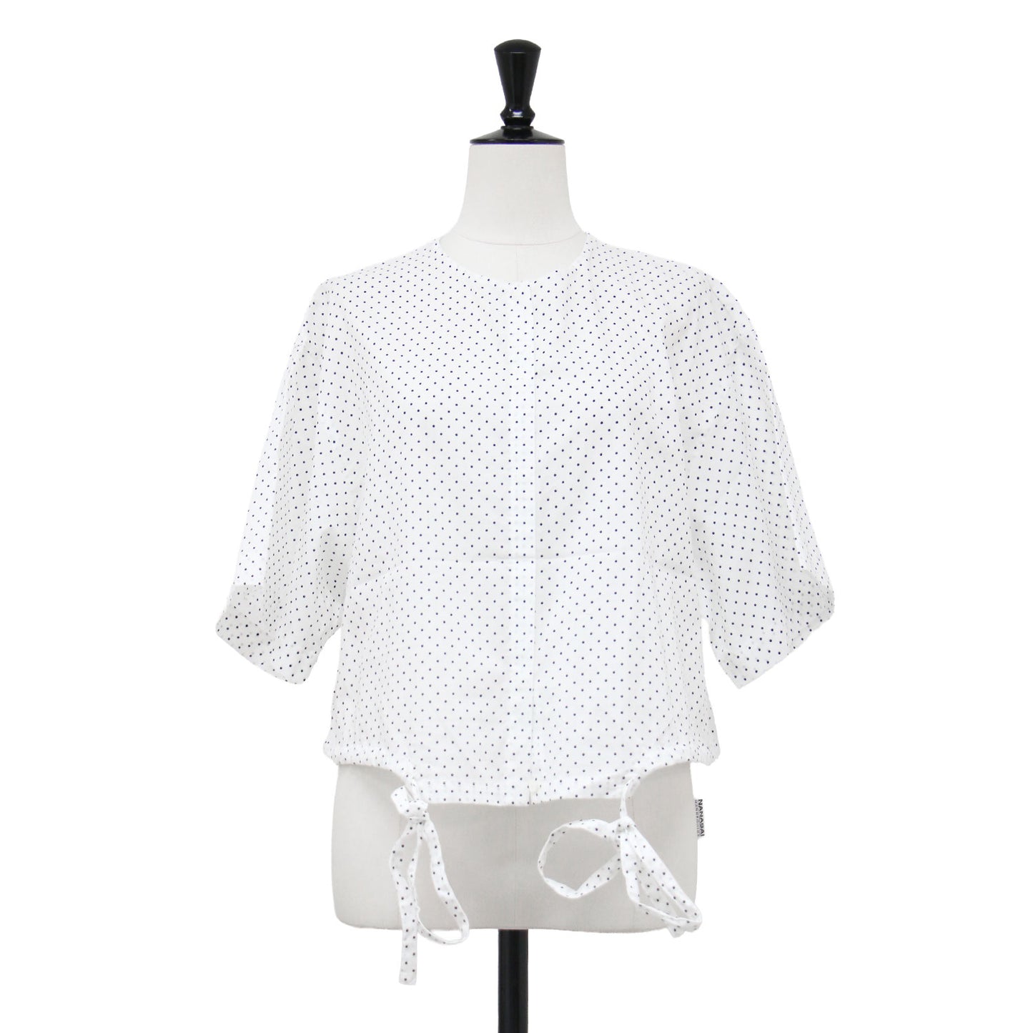 ドット ドローストリング シャツ / dots drawstring shirt プルオーバー クロップド丈 クルーネック ノーカラー 半袖 ドロップショルダー 薄手 総柄 比翼ボタン コットン ウォッシャブル