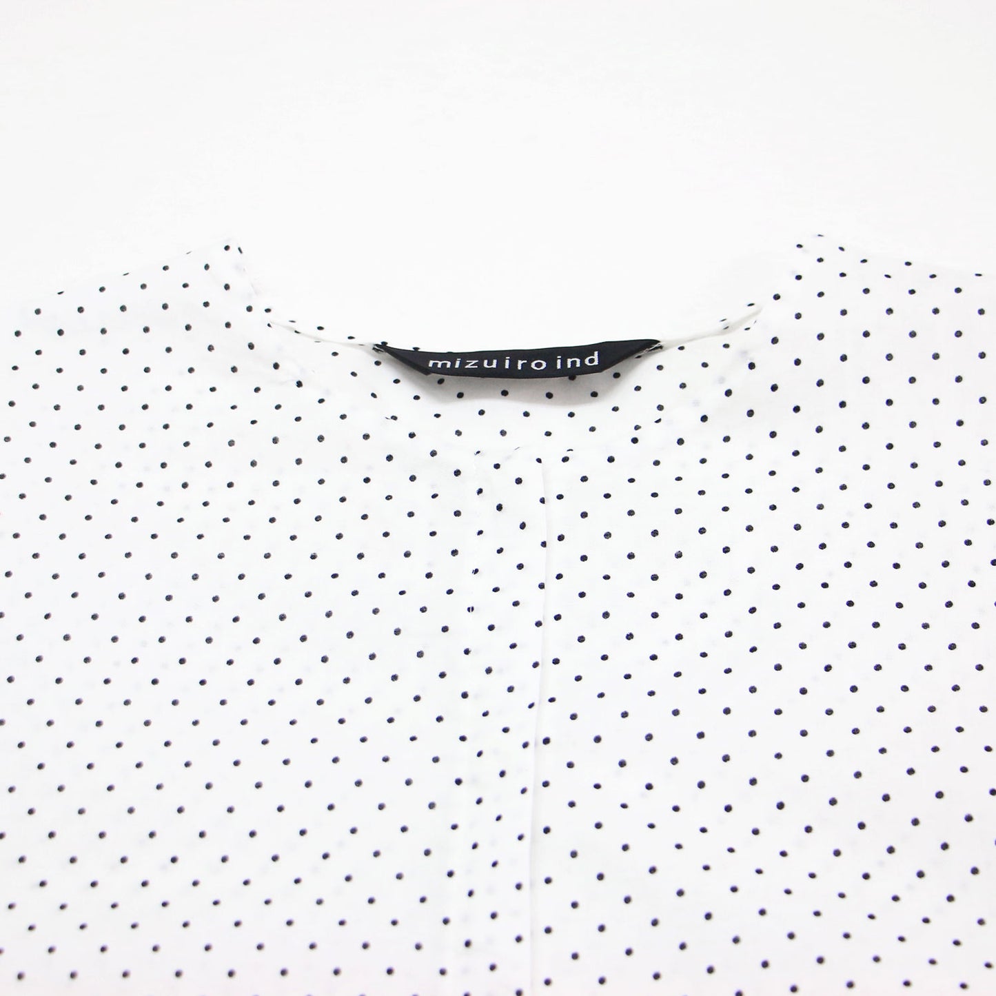 ドット ドローストリング シャツ / dots drawstring shirt プルオーバー クロップド丈 クルーネック ノーカラー 半袖 ドロップショルダー 薄手 総柄 比翼ボタン コットン ウォッシャブル