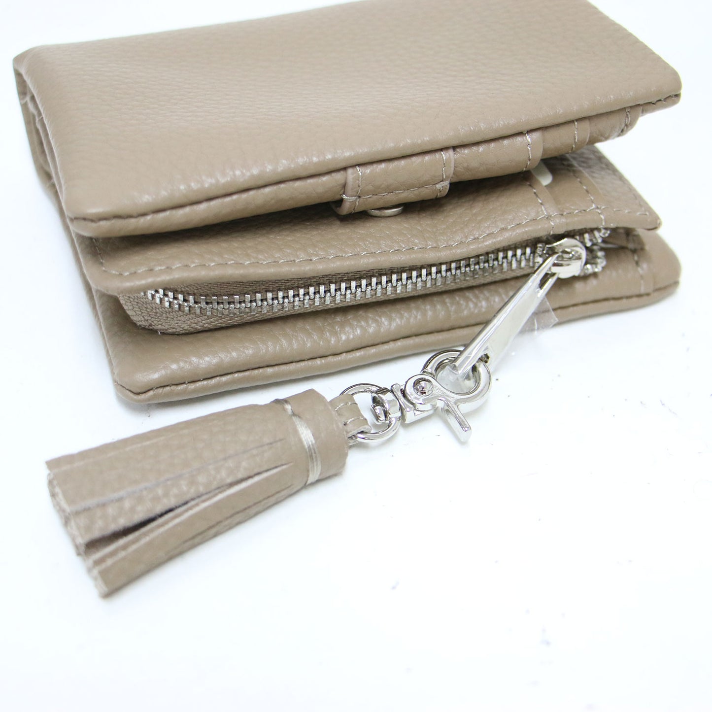 25秋冬 カウレザー タッセル付き コンパクト ウォレット / 財布 二つ折り 牛革