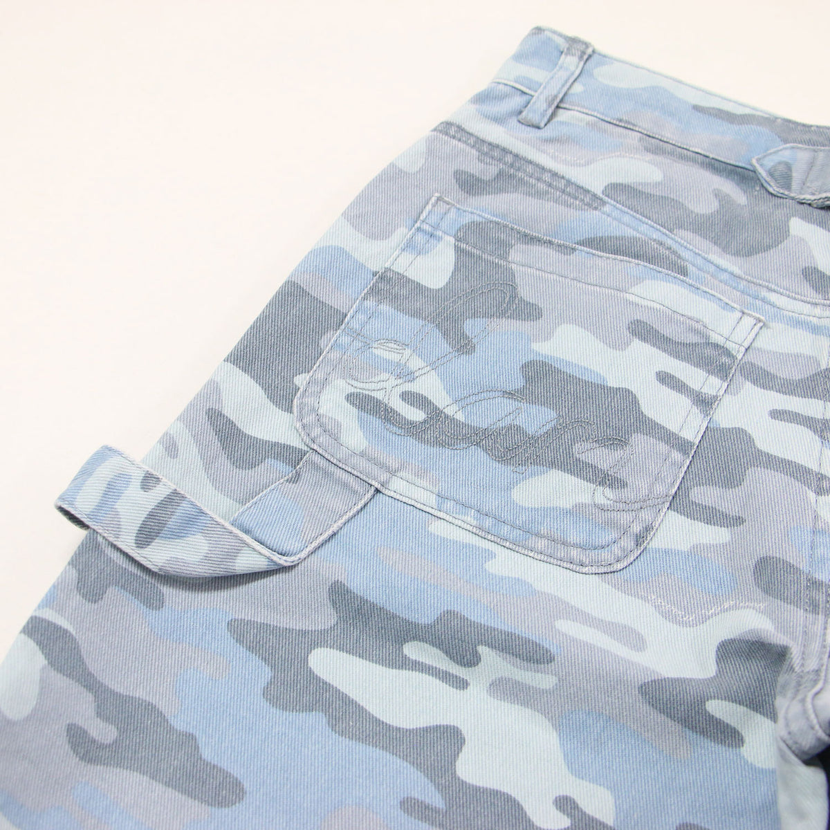 カモフラ柄 カーブ ぺインター デニムパンツ / Camo Drew Jeans テーパード 迷彩 コットン