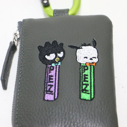 × はぴだんぶい × PEZ 25秋冬 本革 カラビナ付き パス ＆ キーケース / コインケース マルチケース 刺繍 ペッツ サンリオ