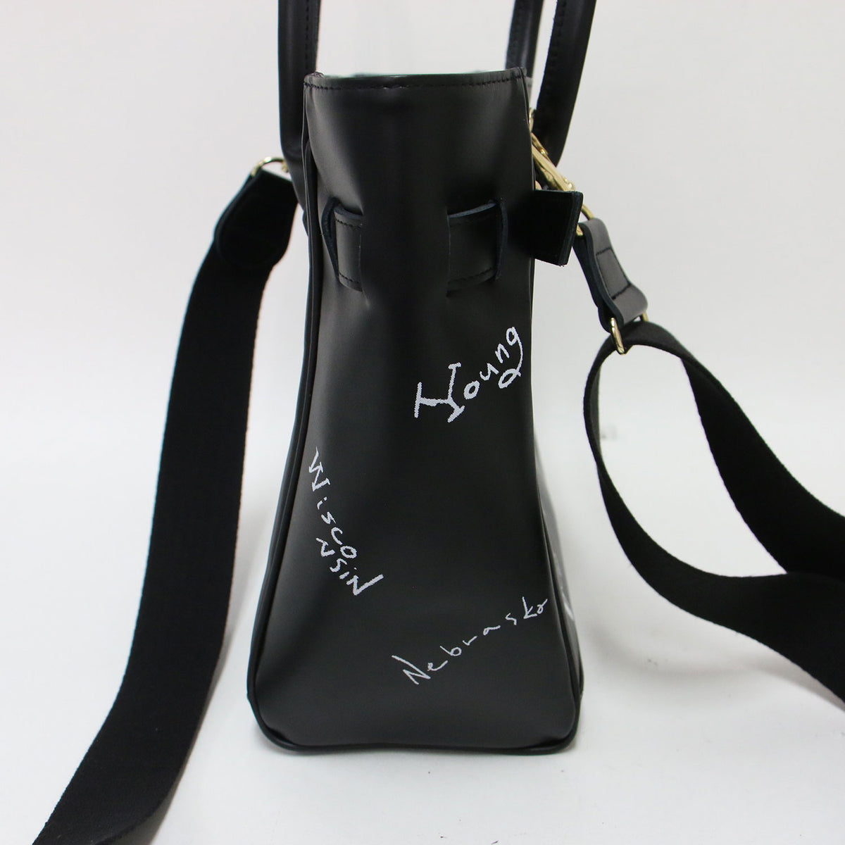 × FRAMeWORK 別注 26秋冬 KIBITZ MAIL BAG / ハンドバッグ トートバッグ ショルダー 2WAY ベルト付き イラスト プリント カウレザー
