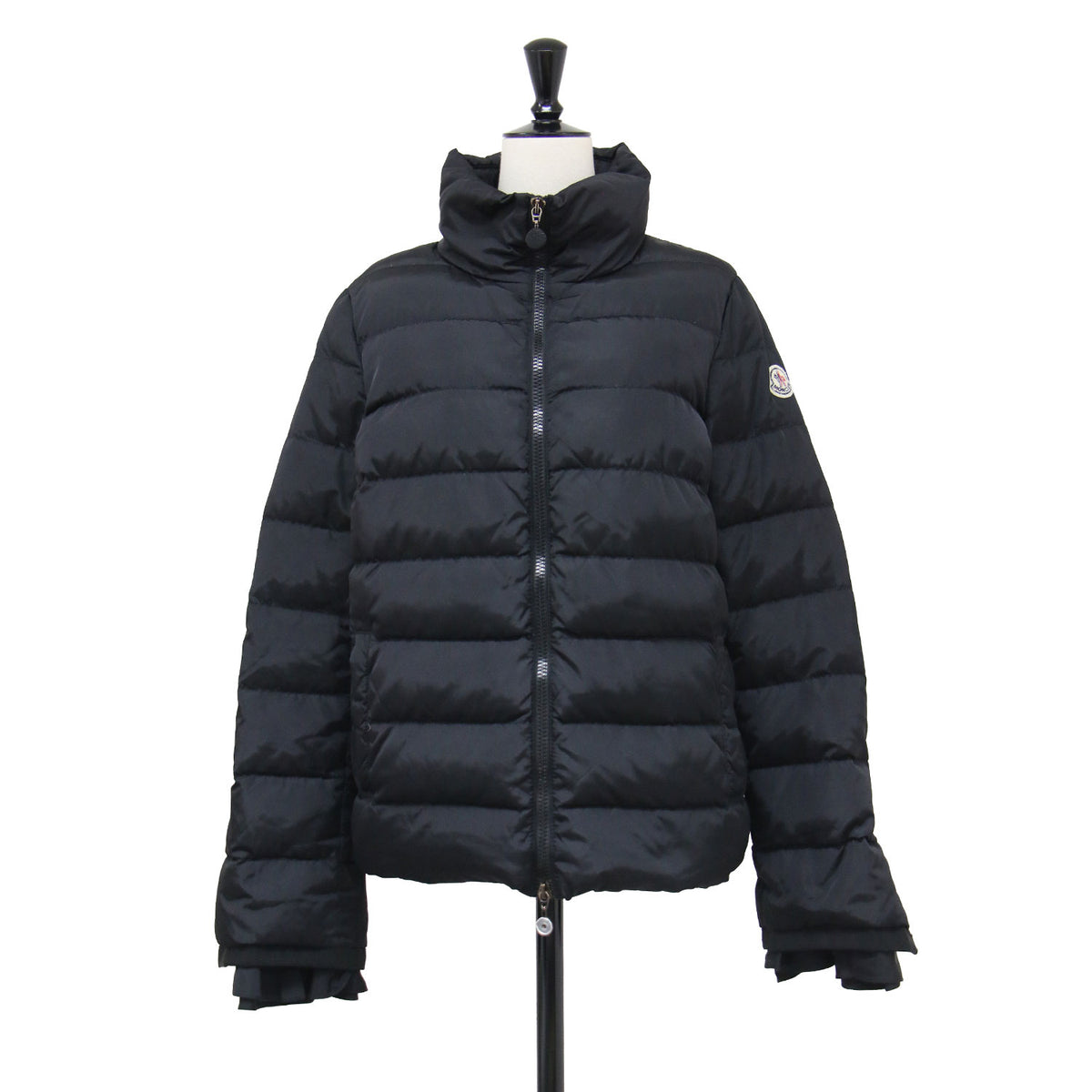 × sacai SEIRA ダウンジャケット / 1209S4697805 53103 / ブルゾン ショート丈 スタンドカラー フリル ラッフル ティアード