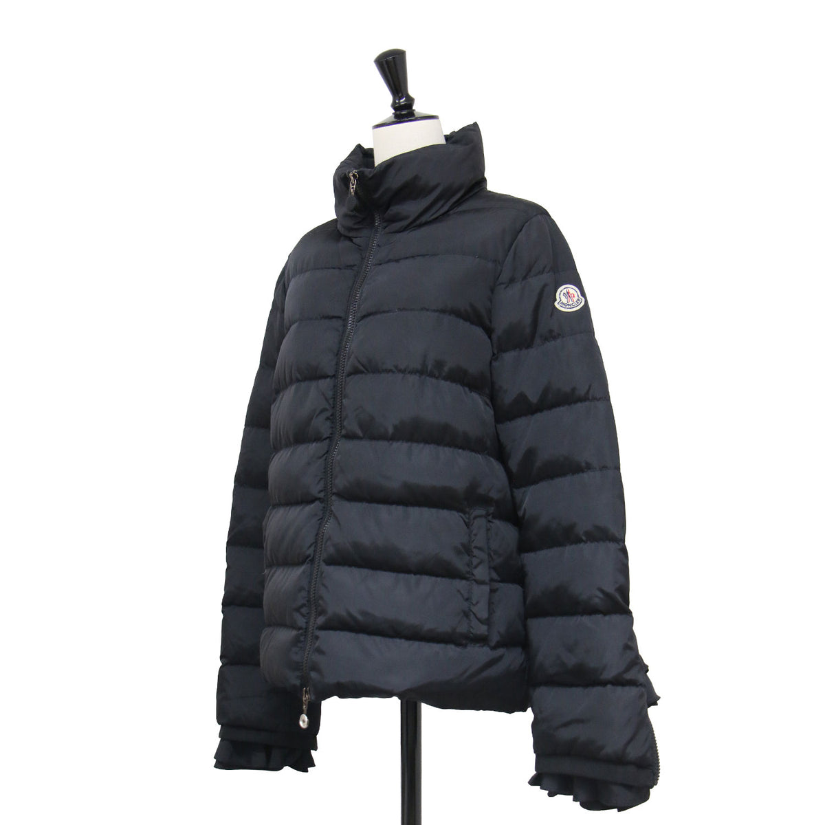 × sacai SEIRA ダウンジャケット / 1209S4697805 53103 / ブルゾン ショート丈 スタンドカラー フリル ラッフル ティアード