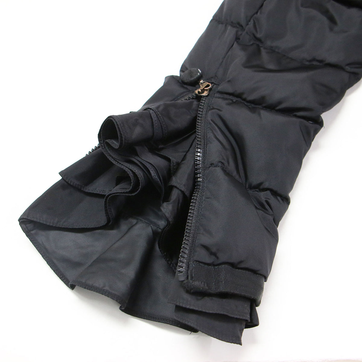 × sacai SEIRA ダウンジャケット / 1209S4697805 53103 / ブルゾン ショート丈 スタンドカラー フリル ラッフル ティアード