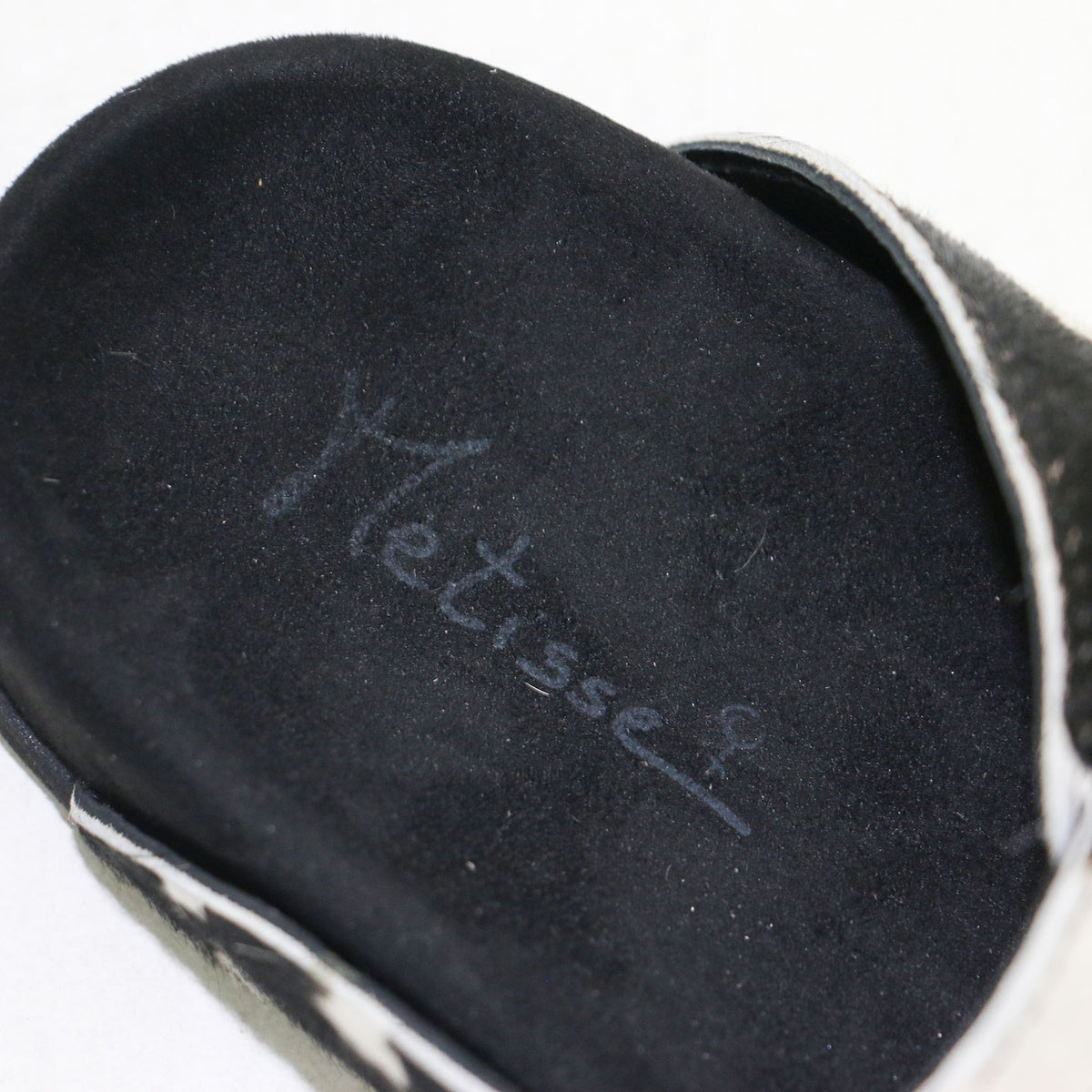26春夏 2ベルト サンダル / 2 BELT SANDALS 26093450004010 / フラット ハラコ調 ホルスタイン柄 カウレザー