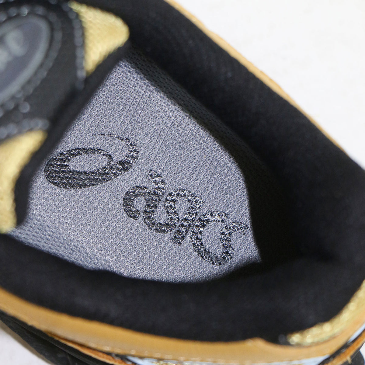 × HAL STUDIOS GL―NYC2.0 SSHS / 1203A896.750 SULPHUR BLACK / ローカット レースアップ スエード メッシュ スニーカー